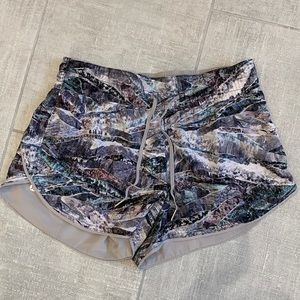 Lululemon shorts - no build in panty